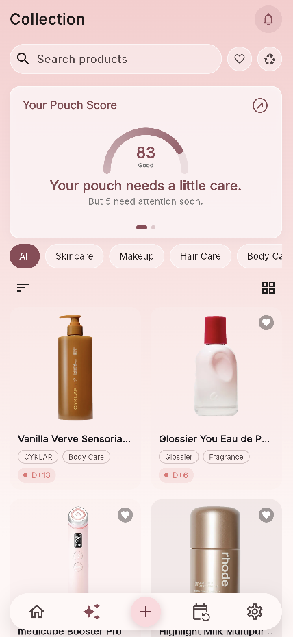Paoch Collection screen showing a pouch score, product filters, and tracked beauty products